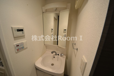 【洗面所】 | アドバンス大阪城レガーレ | 忙しい朝には欠かせない洗面所です