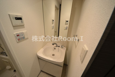 【独立洗面台】 | アドバンス大阪城レガーレ | 独立洗面台で身支度をすべて済ませてしまいましょう