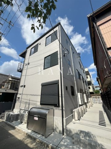 エクセラン西新井大師の外観