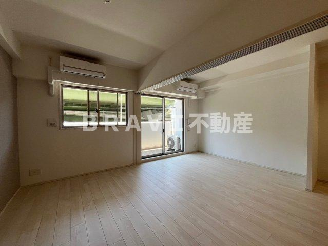 スプランディッド難波WESTⅡの洋室|きれいな洋室です