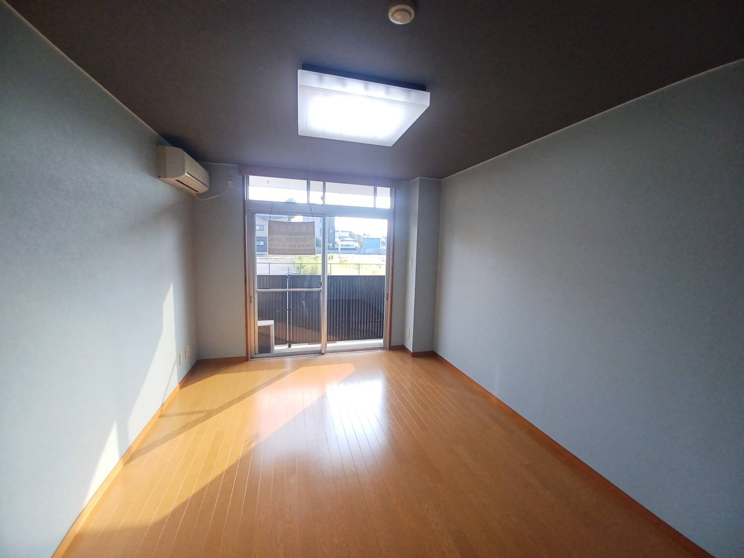 北浜ハイツの洋室