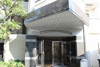 FLEX久留米駅前【キャッシュバック対象】のエントランス|建物の内部です