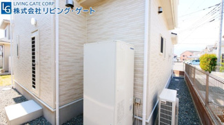 【外観】 | 敷地北西より撮影　エコキュートが鎮座しています。