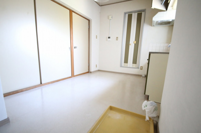 【居間・リビング】 | サンハイツ山中 | リビング（1）