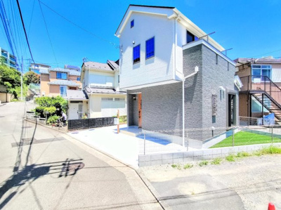 【外観】 | ◆◇前田町　新築戸建て◇◆ | ◆南側は隣地の為、明るい光が室内に入り込みます。