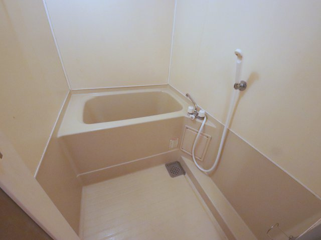 メゾン東生駒YD3番館の浴室