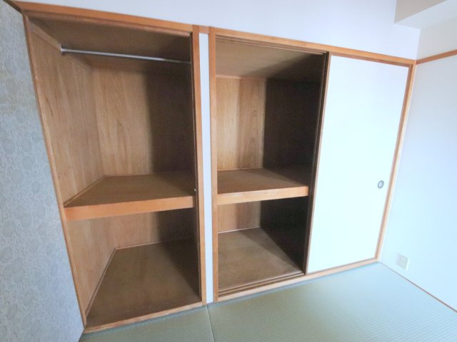 メゾン東生駒YD3番館の収納