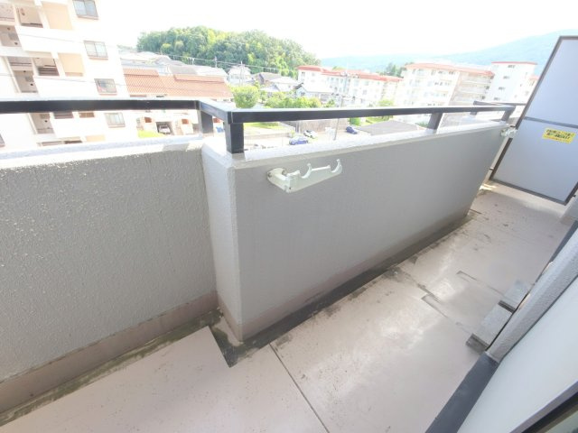メゾン東生駒YD3番館のバルコニー