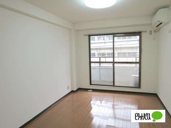 エクセレント河の居間・リビング