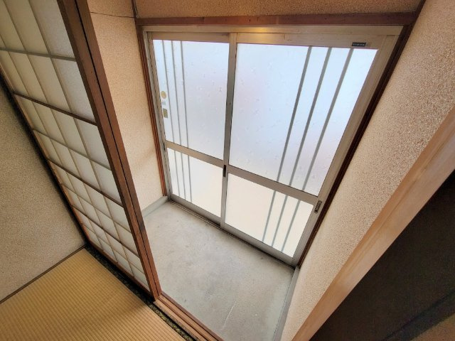 プラスハウスの玄関