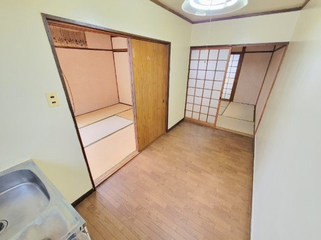 プラスハウスの居間・リビング