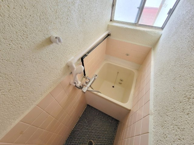 プラスハウスの浴室