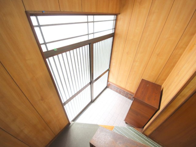 生駒市壱分町の一戸建ての玄関