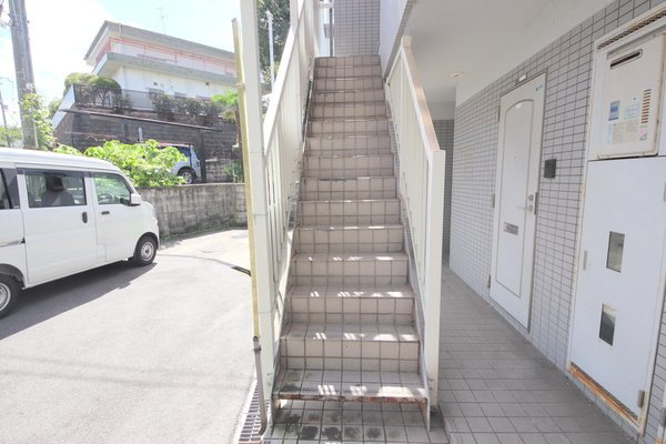 ハイツ本町のエントランス