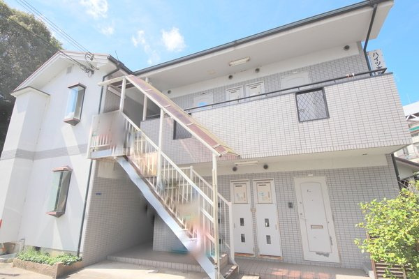 ハイツ本町の外観