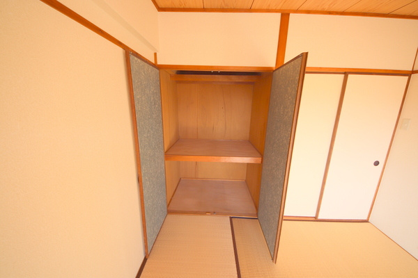 富雄駅前木村ビルの収納