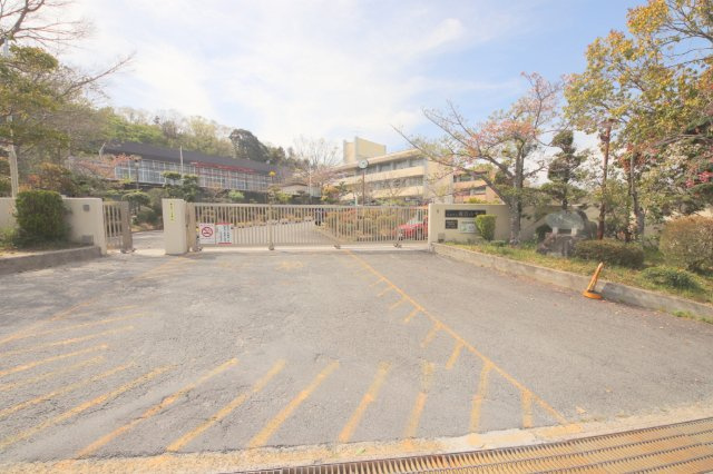 北山荘の周辺|小学校「生駒市立俵口小学校まで1640m」