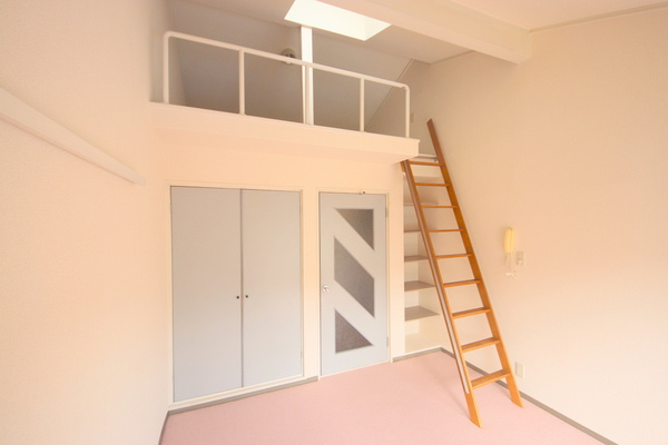 YOUハウスの居間・リビング