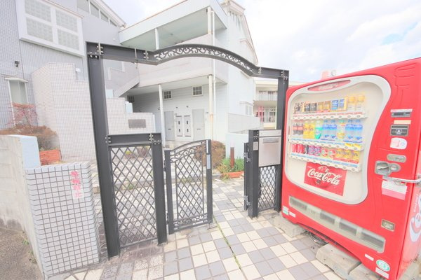 YOUハウスのエントランス