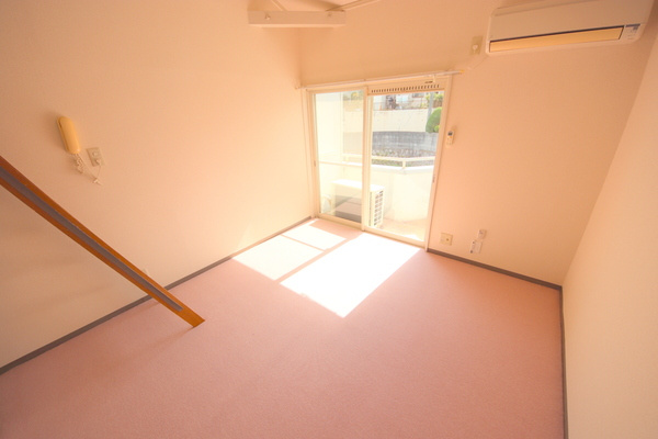 YOUハウスの居間・リビング