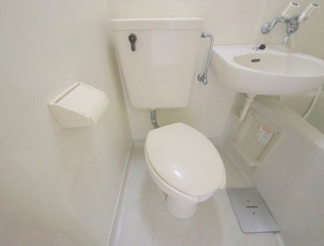 奈良市帝塚山２丁目のアパートのトイレ