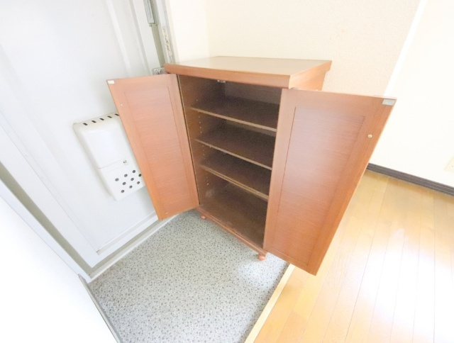奈良市帝塚山２丁目のアパートの収納