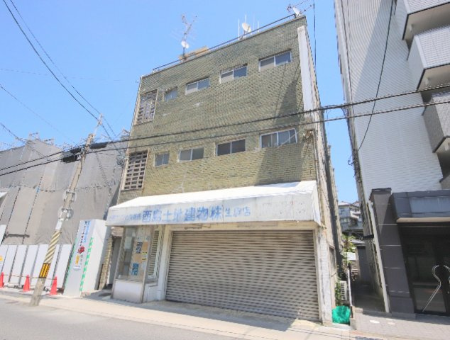 生駒市東松ケ丘の賃貸マンションの外観