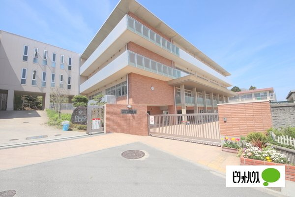生駒市東松ケ丘の賃貸マンションの周辺|中学校「生駒市立生駒中学校まで460m」