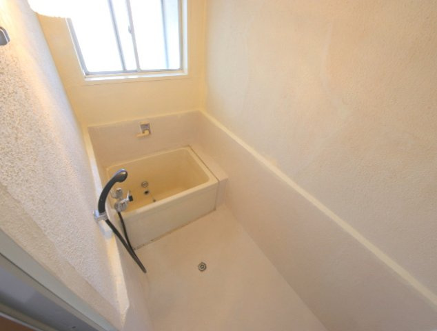 生駒市東松ケ丘の賃貸マンションの浴室