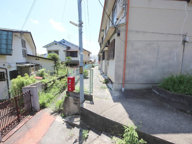 生駒市西旭ケ丘のテラスのエントランス