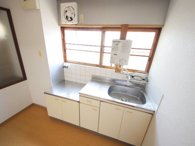 生駒市西旭ケ丘のテラスのキッチン