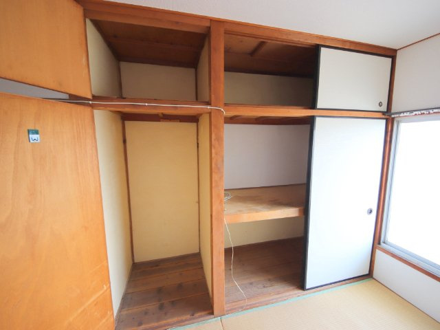 生駒市西旭ケ丘のテラスの収納