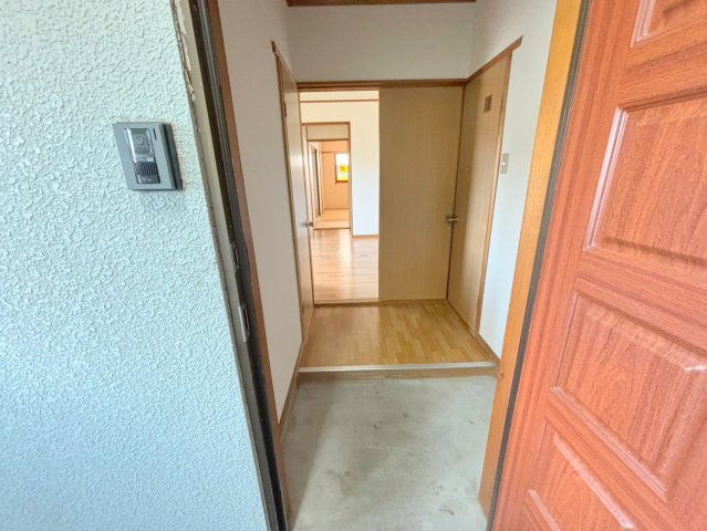 生駒市壱分町の賃貸マンションの玄関