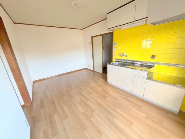 生駒市壱分町の賃貸マンションの居間・リビング