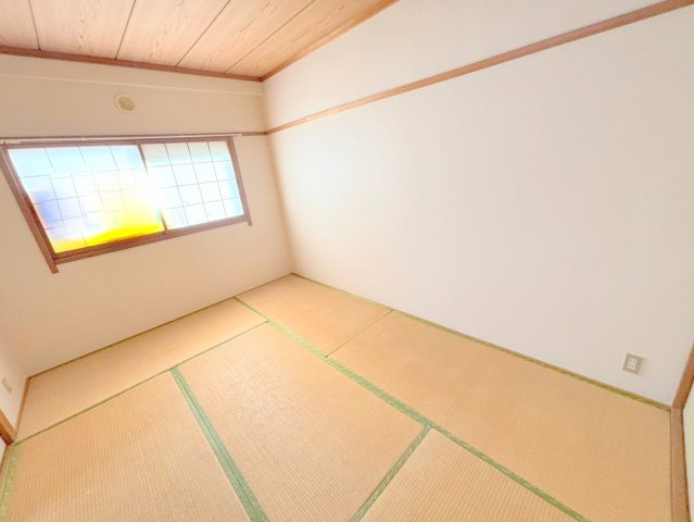 生駒市壱分町の賃貸マンションの和室