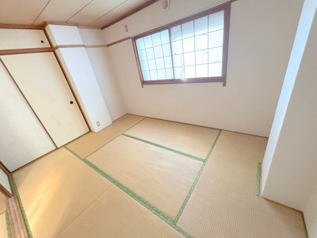 生駒市壱分町の賃貸マンションの和室