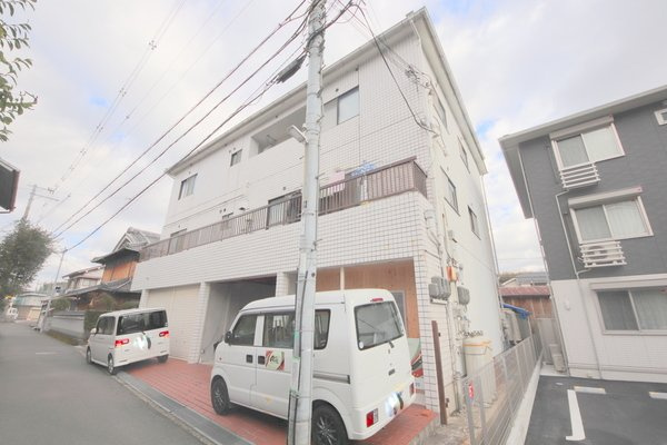 生駒市壱分町の賃貸マンションの外観