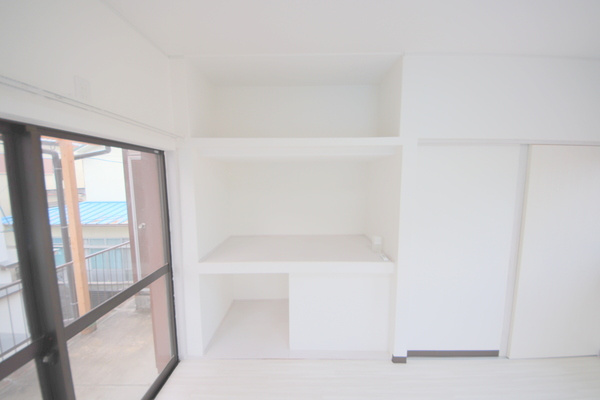 生駒市西松ケ丘の一戸建ての収納