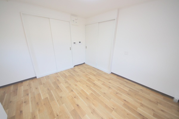 生駒市西松ケ丘の一戸建ての居間・リビング