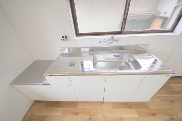 生駒市西松ケ丘の一戸建てのキッチン