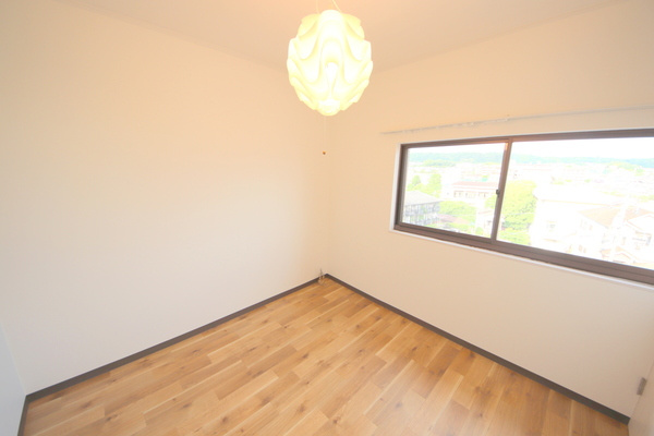 生駒市西松ケ丘の一戸建ての内装