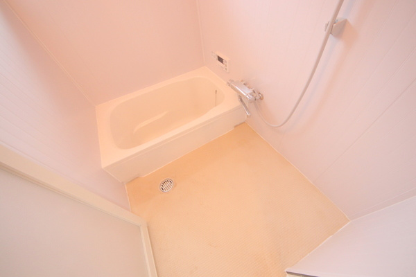 生駒市西松ケ丘の一戸建ての浴室