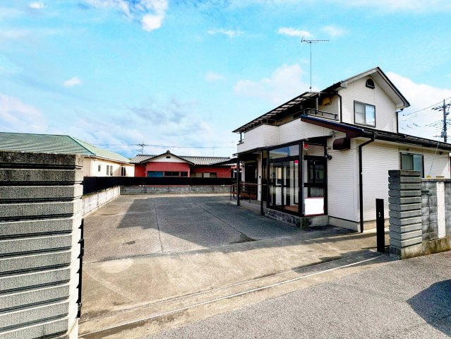 邑楽郡邑楽町大字中野　中古住宅の外観