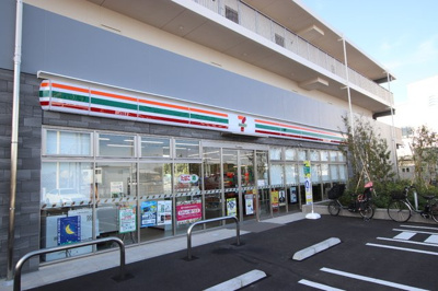セブン－イレブン 横浜下飯田駅入口まで15ｍ