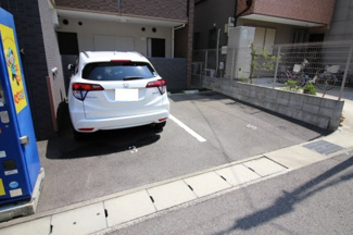 【駐車場】