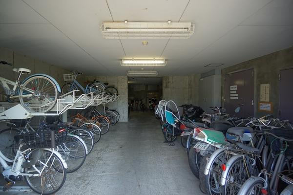 横浜市緑区東本郷６丁目の中古マンションのその他共用部分|駐輪場になります！
屋内なので錆びにくく安心です♪
