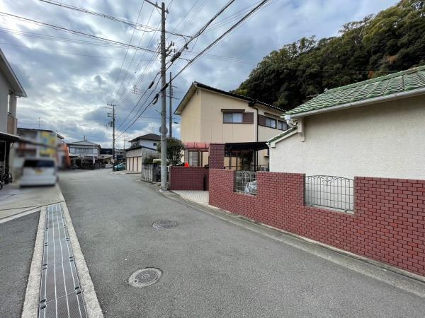 和歌山市打越町　中古戸建の前面道路含む現地写真