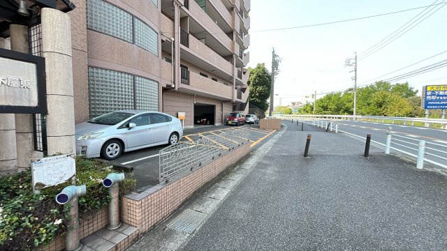 キングスコート加木屋東の駐車場