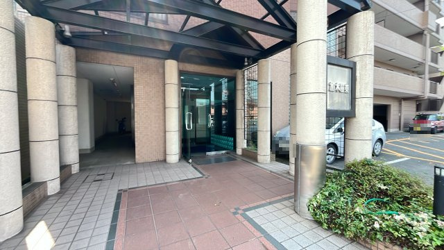 キングスコート加木屋東のエントランス
