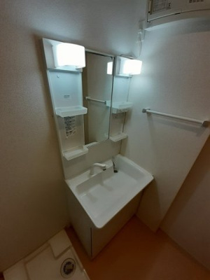 【洗面所】 | フルールⅡ | 広い洗面スペース